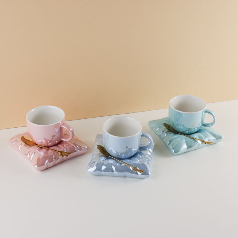 Pillow Cups