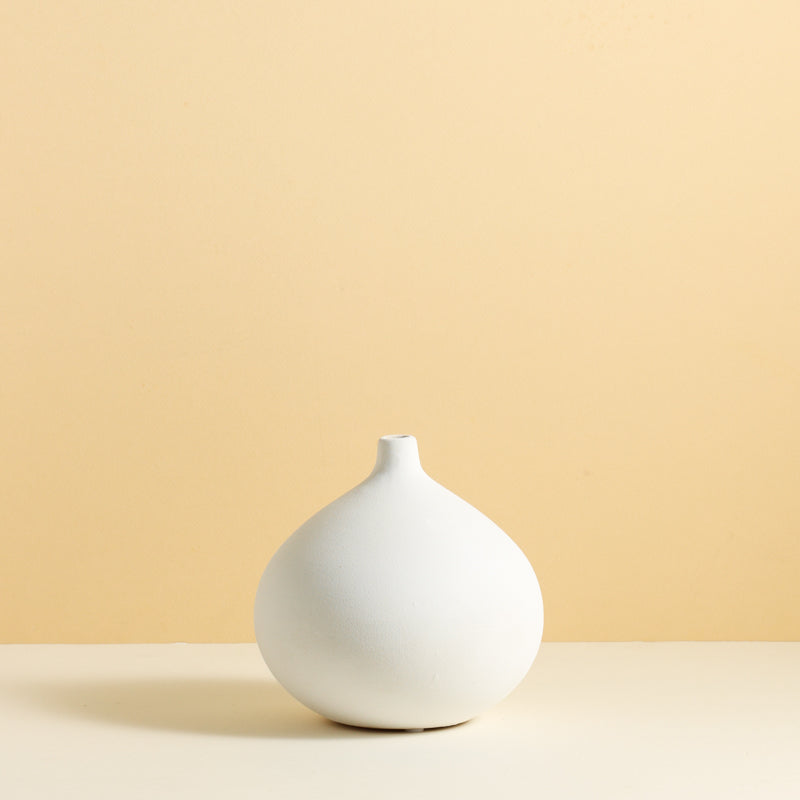 Ball white vase